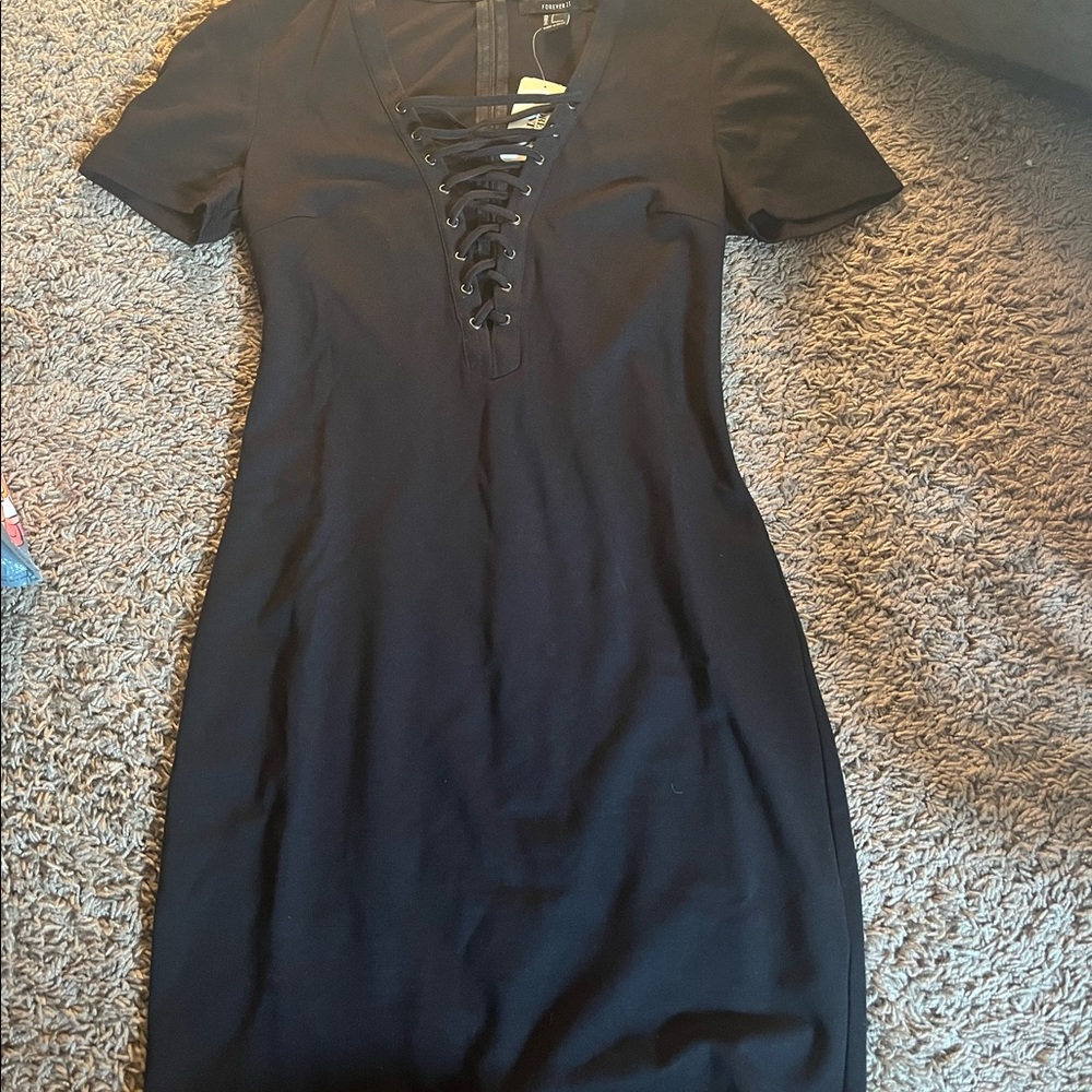 Black short sleeves body on dress